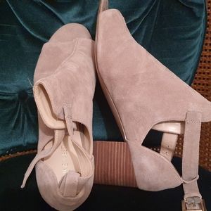 Womens 13 Nine West Heeled Sandals. New